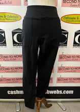 Charger l'image dans la galerie, The North Face Black Activewear Pants (Size L)
