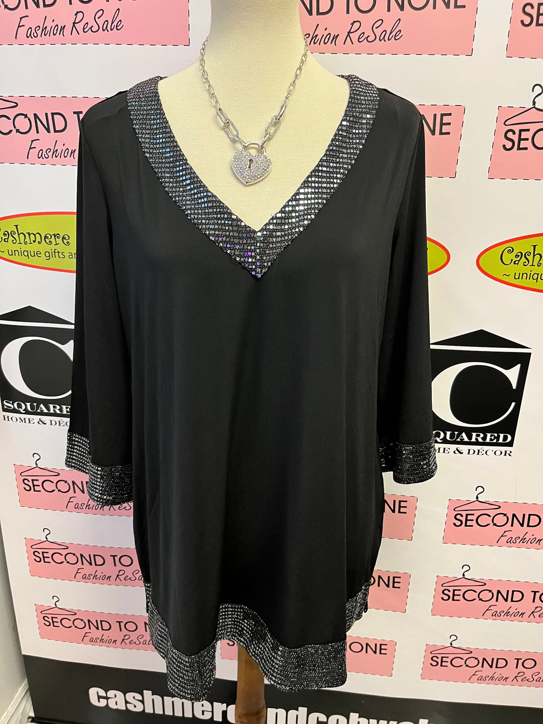 NWT Cleo Sequin Trim Top (Size L)