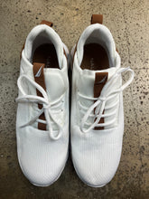 Cargar imagen en el visor de la galería, Nautica Fitness &amp; Training Shoes (Size 8)
