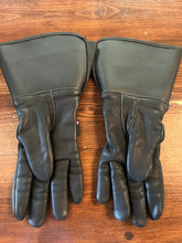 Load image into Gallery viewer, Watson Motorcycle Gloves (Size 8)
