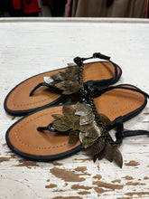 Charger l'image dans la galerie, Silvian Heach Leaf Sandals (Size 36=5)
