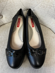 Tender Tootsies Flats (Size 7)