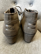 Load image into Gallery viewer, Tom&#39;s Suede Wedge Lace-Ups (Size 7 1/2)
