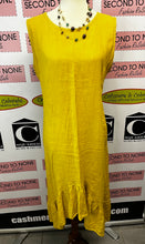 Cargar imagen en el visor de la galería, Sunflower Yellow Made In Italy Linen Dress (Size M)
