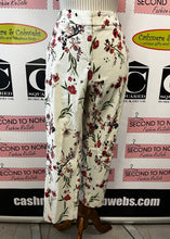 Charger l'image dans la galerie, Jasmin &amp; Juliana Stretchy Floral Pants (Size 12)
