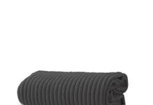 Charger l&#39;image dans la galerie, Ripple Texture Reversible Fleece Throw (3 Colors)
