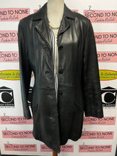 Cargar imagen en el visor de la galería, Danier Leather Jacket (Size S)
