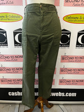 Load image into Gallery viewer, Tommy Hilfiger Khaki Cropped Pants (Size L)
