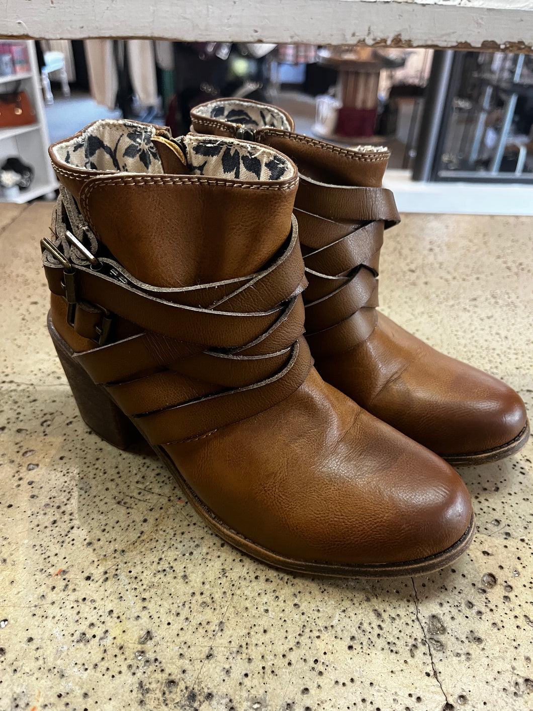 Roxy Heeled Ankle Boots (Size 6)