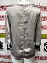 Charger l'image dans la galerie, Metallic Silver Raw Edge Hem T-Shirt (Size S)
