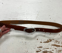 Cargar imagen en el visor de la galería, Landes Croc Embossed Leather Belt (Size S)
