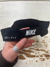 Charger l'image dans la galerie, NWT Nike Dri-Fit Visor (OSFM)

