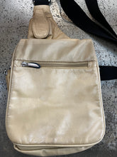 Cargar imagen en el visor de la galería, Travelon Leather Sling Crossbody
