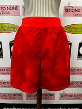 Cargar imagen en el visor de la galería, Under Armour Fitted Shorts (Size XXL)
