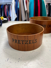 Charger l'image dans la galerie, Vintage MCM Teak Nesting Snack Bowls (Set of 3)
