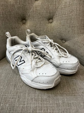 Load image into Gallery viewer, New Balance 624 Sneakers (Size 10)
