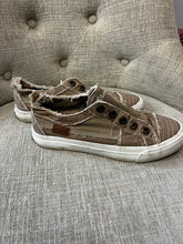 Load image into Gallery viewer, Blowfish Brown Sneakers (Size 6)
