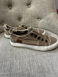 Blowfish Brown Sneakers (Size 6)