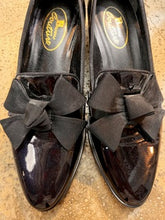 Charger l'image dans la galerie, Browns Couture Black Bow Loafers (Size 8 1/2)
