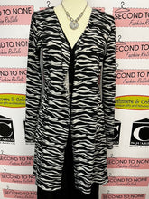 Cargar imagen en el visor de la galería, Zebra Print Cardigan (Size M)
