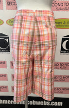 Load image into Gallery viewer, NWT IZOD Plaid Bermuda Shorts (Size 16)
