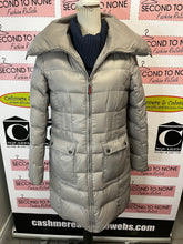 Load image into Gallery viewer, Tommy Hilfiger Puffer Coat (Size S) (AS-IS)
