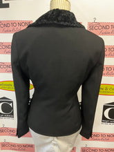 Cargar imagen en el visor de la galería, Vintage Fur Collar Black Blazer (Size 6)
