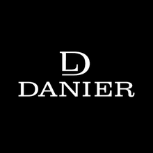 Cargar imagen en el visor de la galería, Danier Black Leather Motorcycle Bomber Jacket (Size Small)
