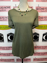 Load image into Gallery viewer, Olive Sheer Top Tee (Size L)
