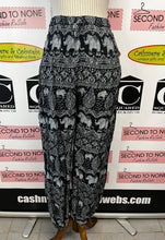 Load image into Gallery viewer, Black &amp; Grey Elephant Print Lightweight Pants (Size S/M)
