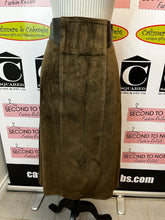 Load image into Gallery viewer, Danier Brown Suede Skirt (Size 12)
