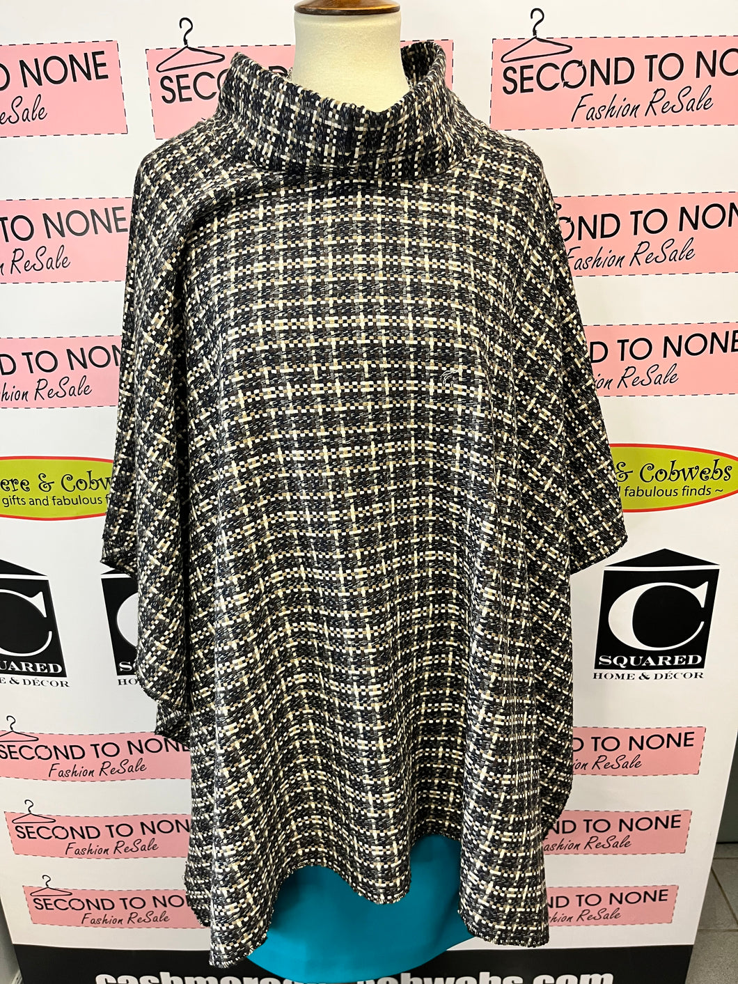 Plaid Poncho (One Size)