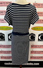 Cargar imagen en el visor de la galería, Navy Striped T-Shirt Dress (Size L)
