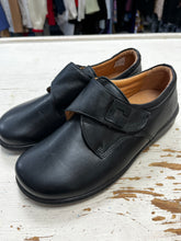Cargar imagen en el visor de la galería, Portofino Velcro Dress Shoes (Size 37=6)
