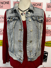 Load image into Gallery viewer, Light Blue Wash Denim Vest (Size L)
