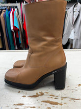Load image into Gallery viewer, RARE Vintage Tommy Hilfiger Chunky Leather Boots (Size 6 1/2)
