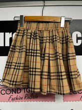 Load image into Gallery viewer, Authentic Burberry &quot;Girls&quot; Outfit Set (Size 9-10YR)
