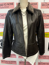 Cargar imagen en el visor de la galería, Brown Faux Leather Jacket (Size M)
