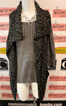 Charger l'image dans la galerie, RW&amp;CO. Knit Sweater Vest (Size M)
