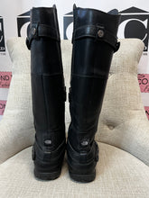 Cargar imagen en el visor de la galería, The North Face Tall Leather Riding Boots (Size 8)
