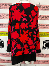 Load image into Gallery viewer, Moda Elegante Bold Flower Tunic (Size L/XL)
