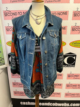 Charger l&#39;image dans la galerie, Christopher &amp; Banks Denim Vest (Size XL)
