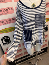 Load image into Gallery viewer, Cotton Country Navy/White Sweater (Size XL)
