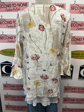 Load image into Gallery viewer, Soft Floral Layered Tunic (Size S)
