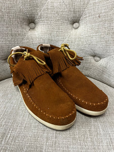 Minnetonka Moccasins (Size 8)