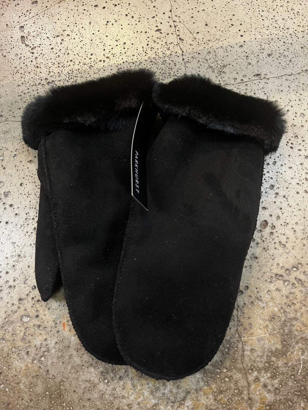NWT Parkhurst Mittens (One Size)