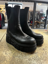 Load image into Gallery viewer, L'Intervalle Platform Leather Chelsea Boots (Size 39=8)
