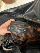 Cargar imagen en el visor de la galería, B. Makowsky Leather Hobo Bag
