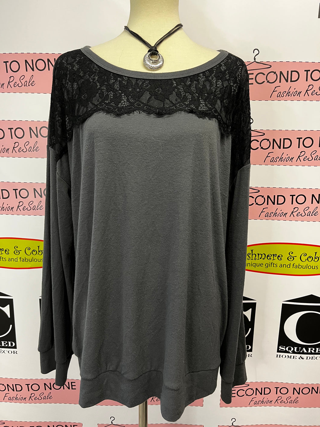 Grey Lace Top (Size 2XL)