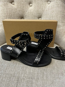 Steve Madden Stud Sandals (Size 8)